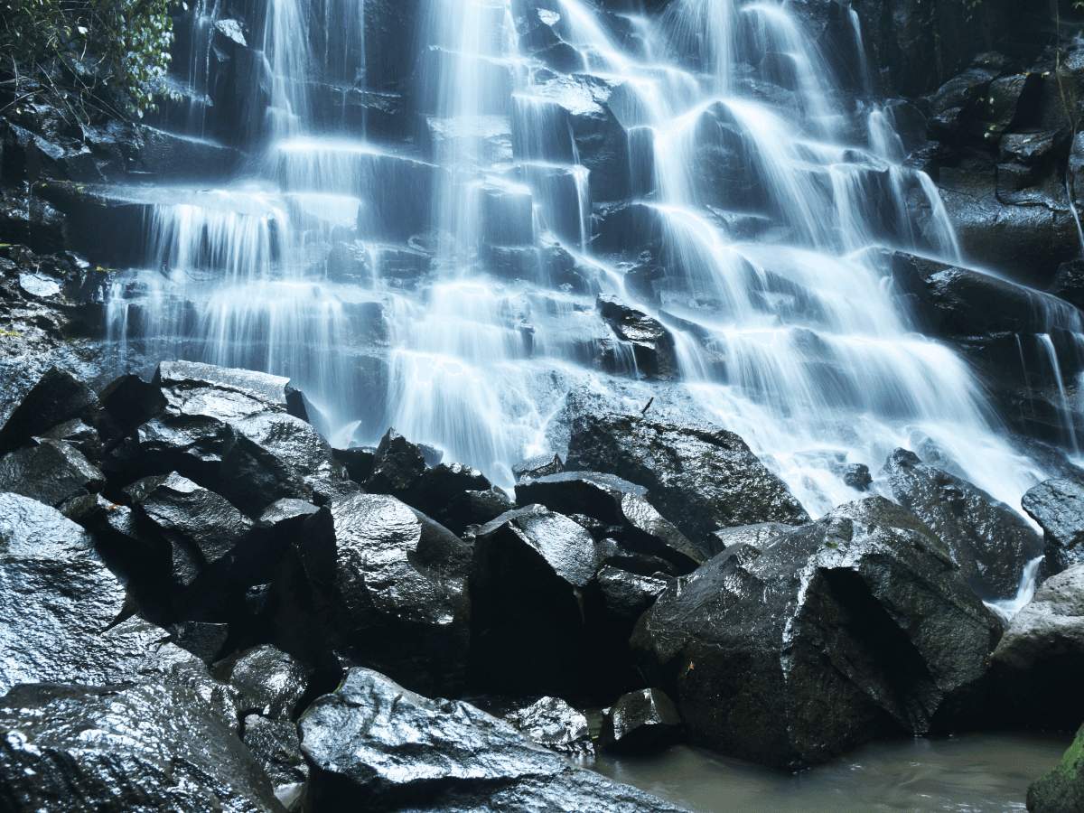 Kanto Lampo Waterfall